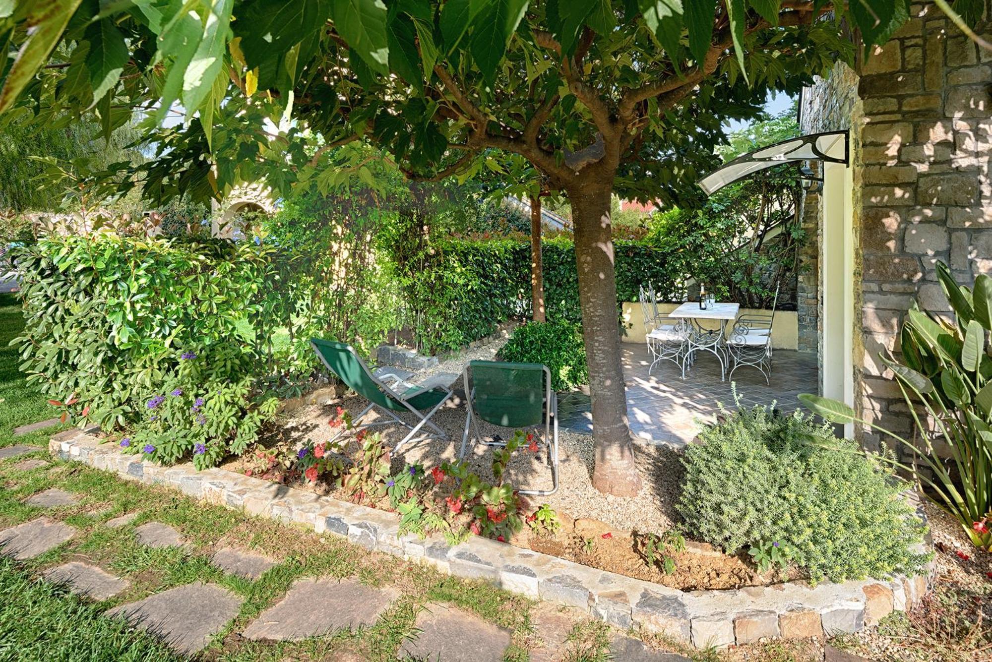 Casa Vacanze Nel Giardino Di Renzo Imperia Exterior photo